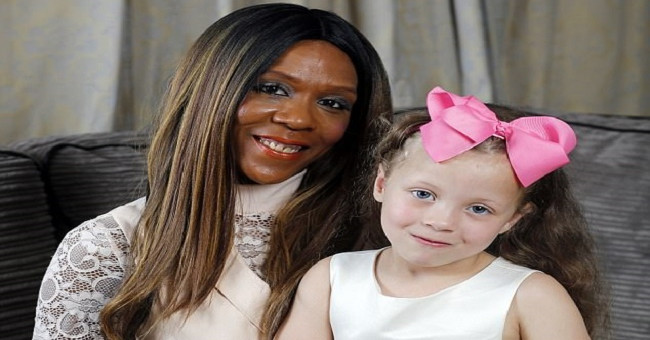 Black mother gave birth to a rare white skin