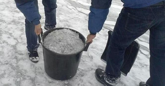 Black snow suddenly appeared in Kazakhstan