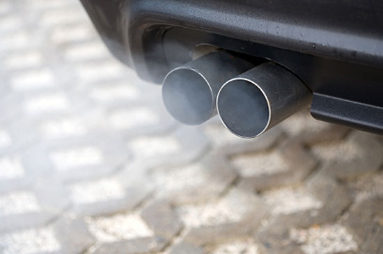 Breathing car smoke increases the risk of heart attack