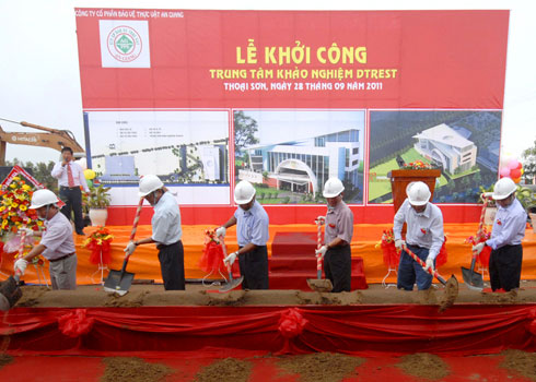Build Asia's largest agricultural test farm
