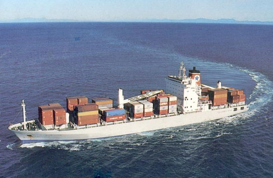 Build large cargo ships to save on CO2 emissions