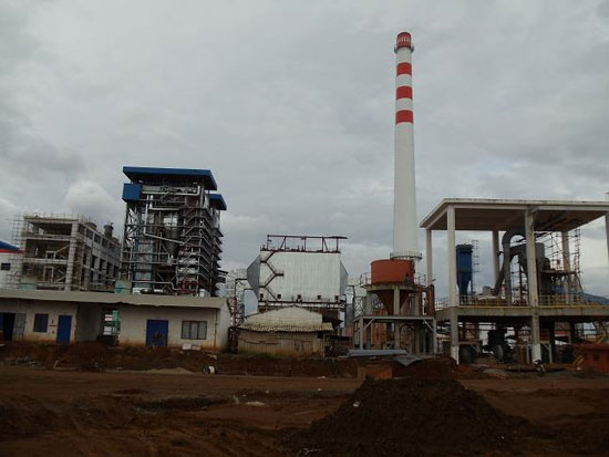 Building monitoring station at Lam Dong bauxite-aluminum project