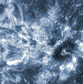 Capture the mysterious area of ​​the Sun.
