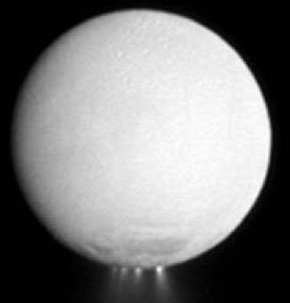 Cassini flies close to the moon of Saturn