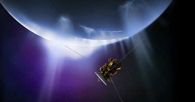 Cassini spacecraft successfully flies between Saturn and its planet