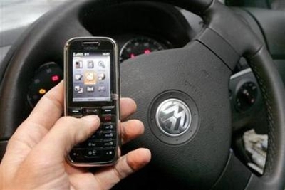Cell phone powered by ... hydrogen