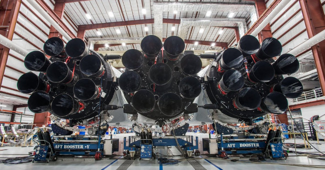 CEO SpaceX launched Falcon Heavy missiles before the launch of the test