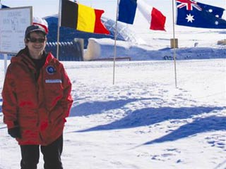 Chat with Vietnamese-based scientists in Antarctica