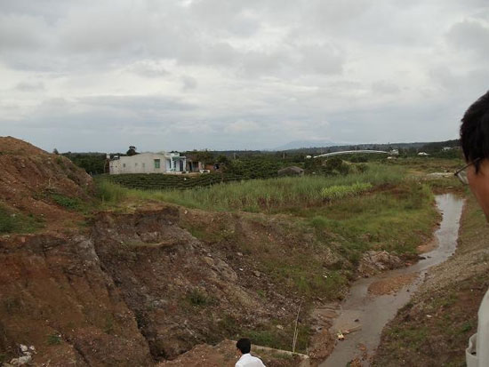 Chemical leaks in Tan Rai bauxite complex