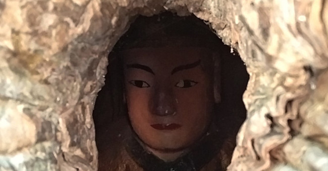 China: Buddha's head is revealed from a 1,000-year-old tree trunk