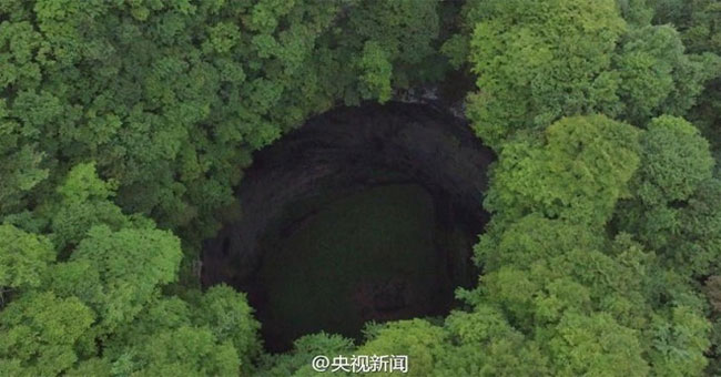 China discovered a hole in the pit deeper than 100m