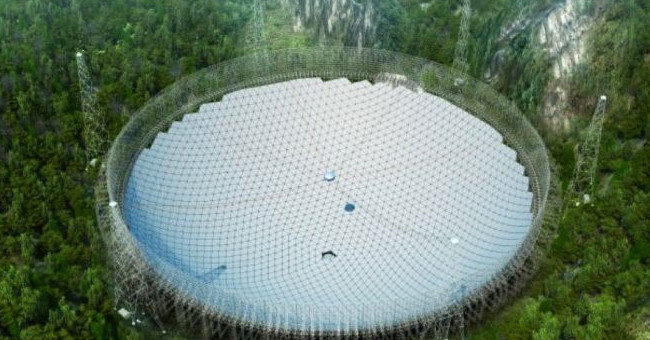 China hunts aliens with giant telescopes