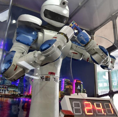 China introduced robots capable of writing newspapers