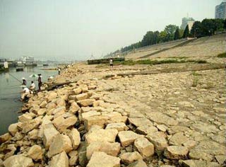 China, thirsty rivers