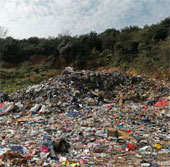 Chinese aluminum factory pollutes the environment