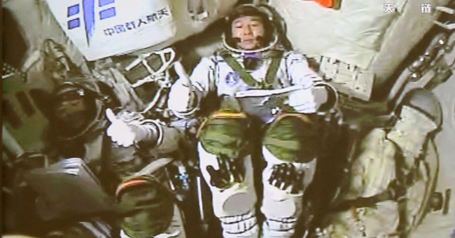 Chinese astronauts begin their mission on Thien Cung 2 station