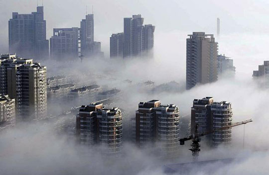 Chinese dense fog, Iran heavily polluted
