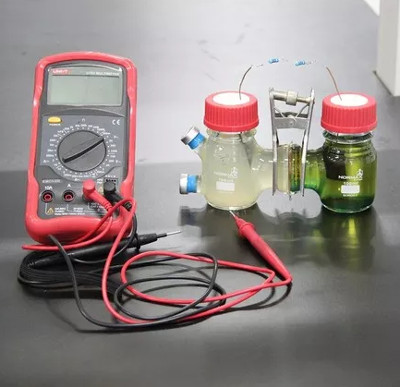 Chinese students make equipment that produces 80 hours of electricity from just a spoonful of sugar