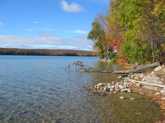 Climate change 'heating' lakes on Earth