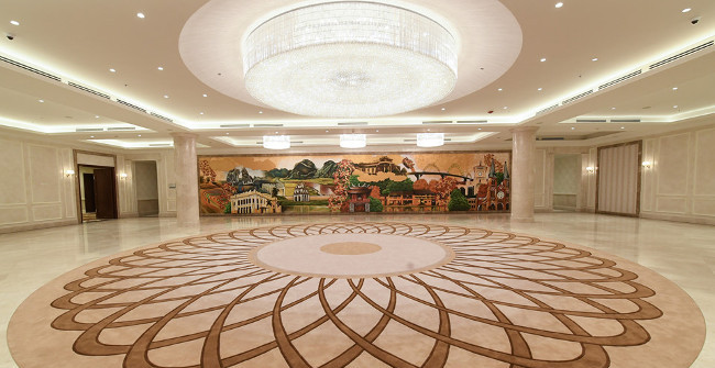 Close up to where the APEC party is as gorgeous as the palace