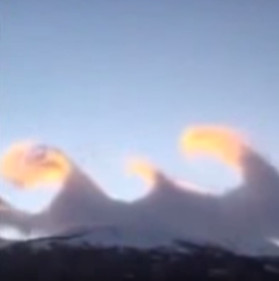 Clouds like ocean waves rolled in the sky of America