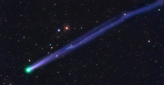 Comet 45P opposes the Earth glowing fanciful blue light
