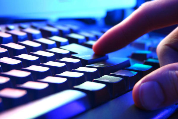 Computer system 'reading' medical literature