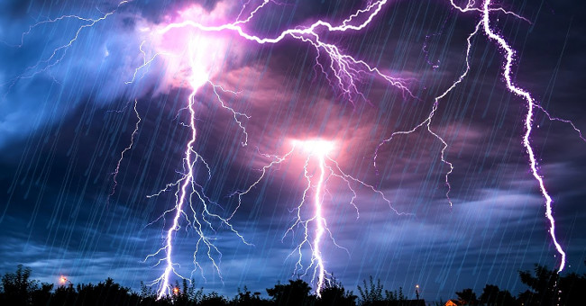 Conditions for forming lightning