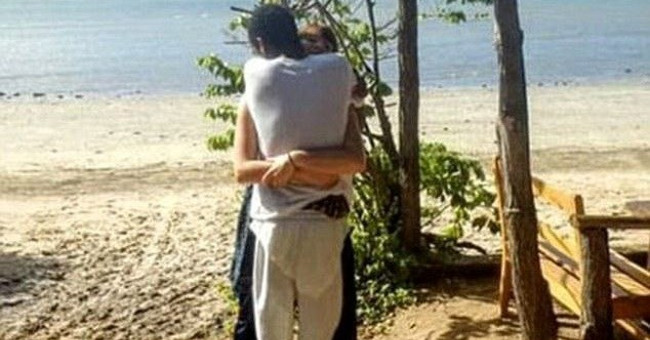 Controversy about the photo of the couple hugging each other on the beach