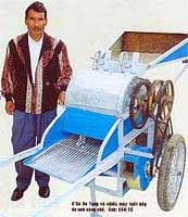 Corn plucking machine of ethnic K