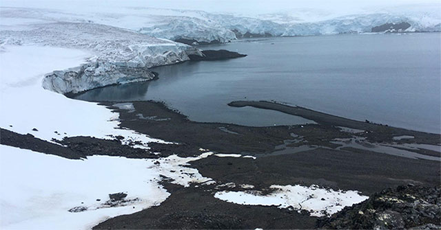 Covering artificial snow can help prevent the risk of ice erosion