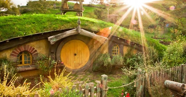 Cozy: A modular home that simulates a hobbit-style low-rise house