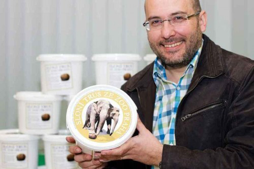 Czech Republic: Selling elephant dung as a souvenir