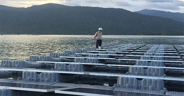 Da Mi solar power project uses a 'Made in Vietnam' floating buoy