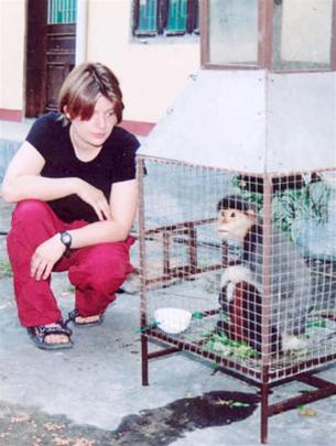Da Nang: save another brown-shanked douc