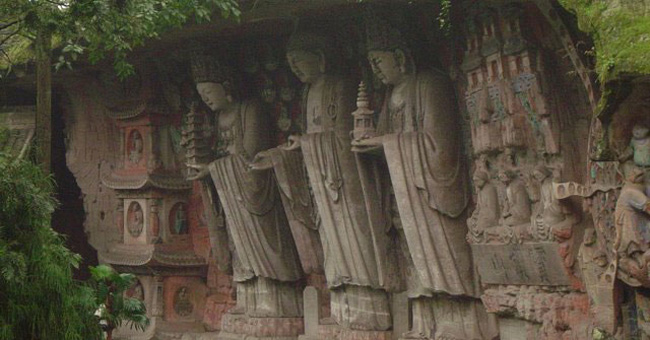 Da Tuc stone carvings
