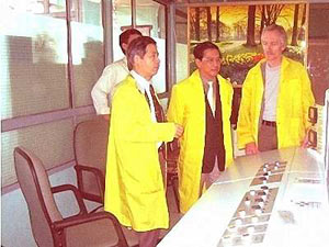 Dalat nuclear reactor: Use low-enriched uranium
