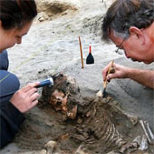 Decipher mysteriously 42 children's bones buried with llamas in Peru
