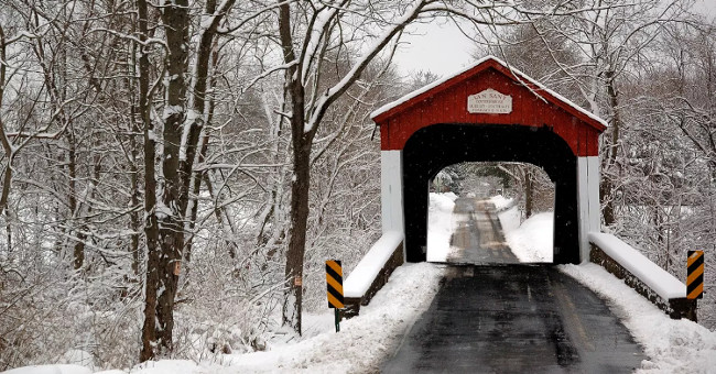 Decipher the mystery of the bridge that voices children in the middle of the night