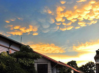 Decode the 'mystical' thing in the sky of Vietnam