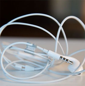 Decoding the reason why the headset is always tangled