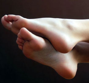 Delirium of female foot syndrome