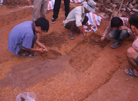Detect the grave of the female husband Doan Thi Diem's ​​husband