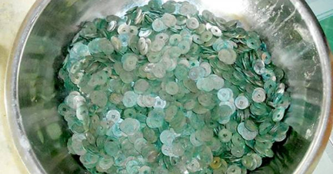 Detecting 3 pots of coins in the farm