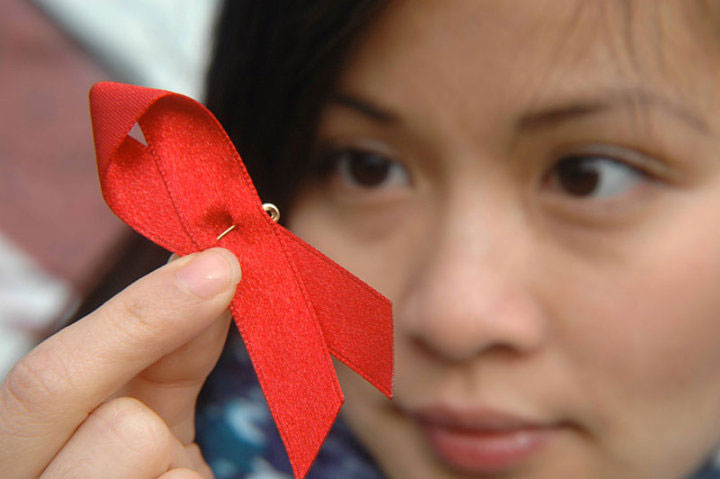 Detecting new proteins that block HIV virus
