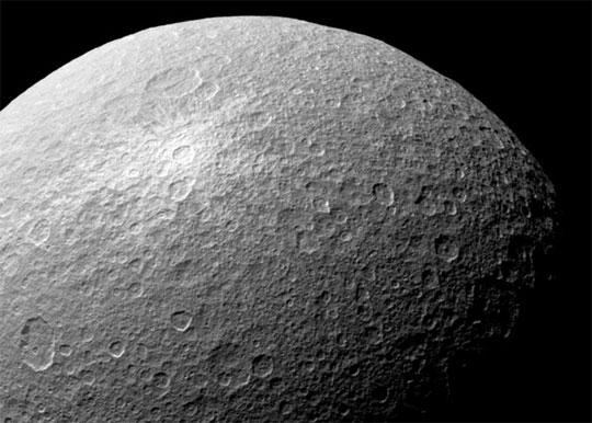 Detecting oxygen on Saturn satellite