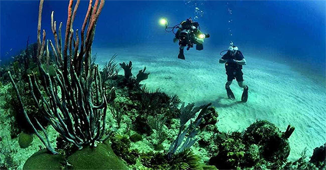 Detecting strange footprints near the ocean surface nearly 4km