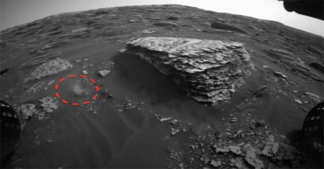 Detecting strange objects moving on Mars