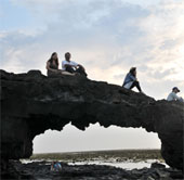Detecting the 'Archway Gate' at the bottom of Ly Son island sea