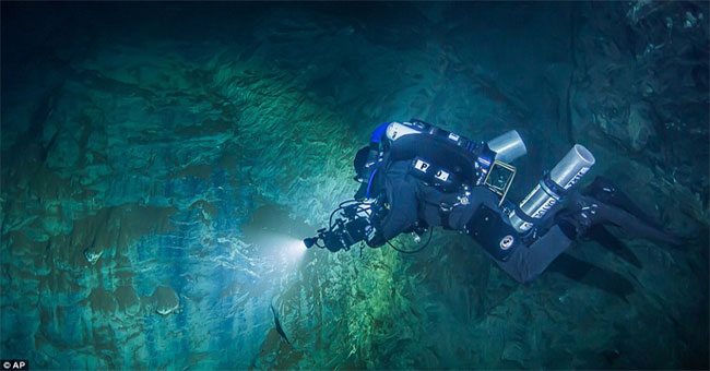 Detecting the deepest cave in the world, not finding the bottom